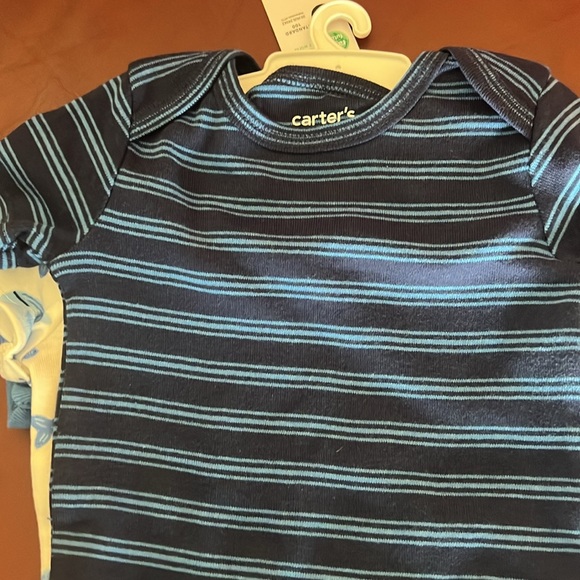 Carters 9 months infant onesies - Picture 4 of 5